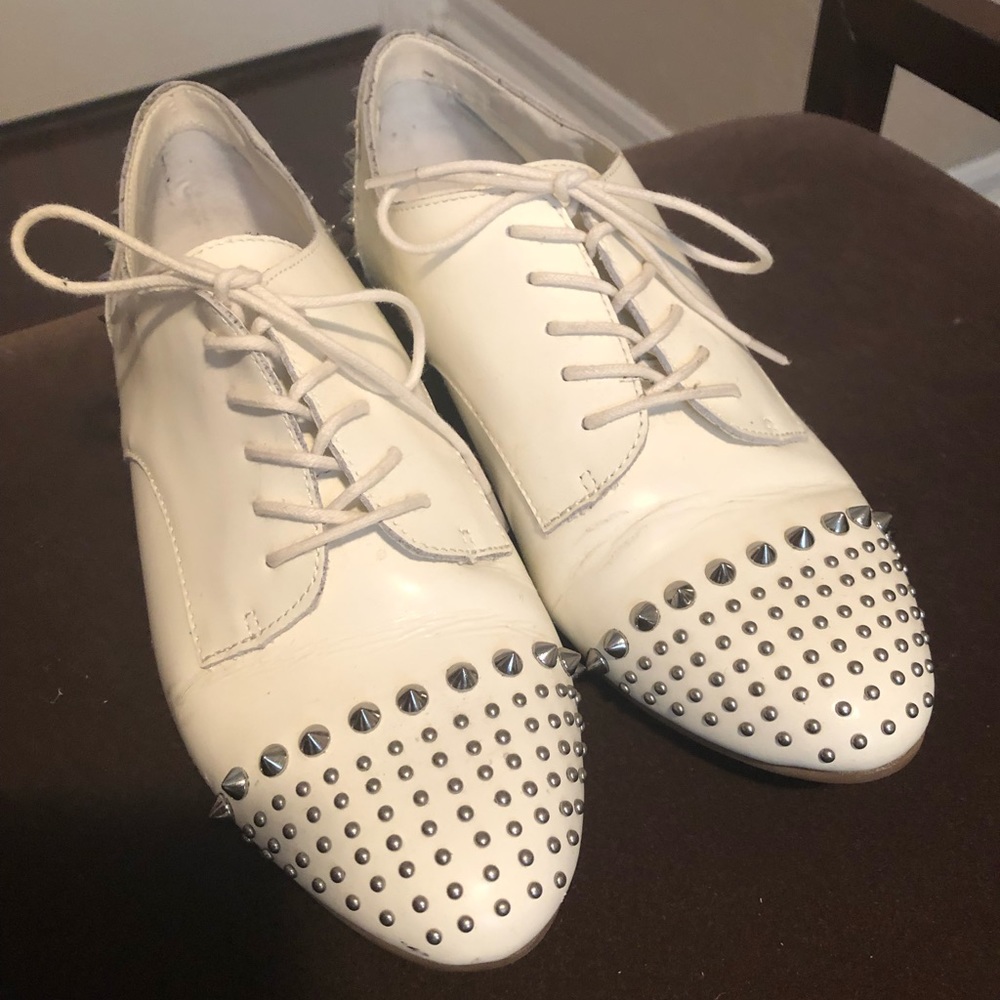 White patent leather studded shoes sz 8